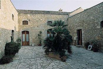 Baglio Santacroce Hotel
